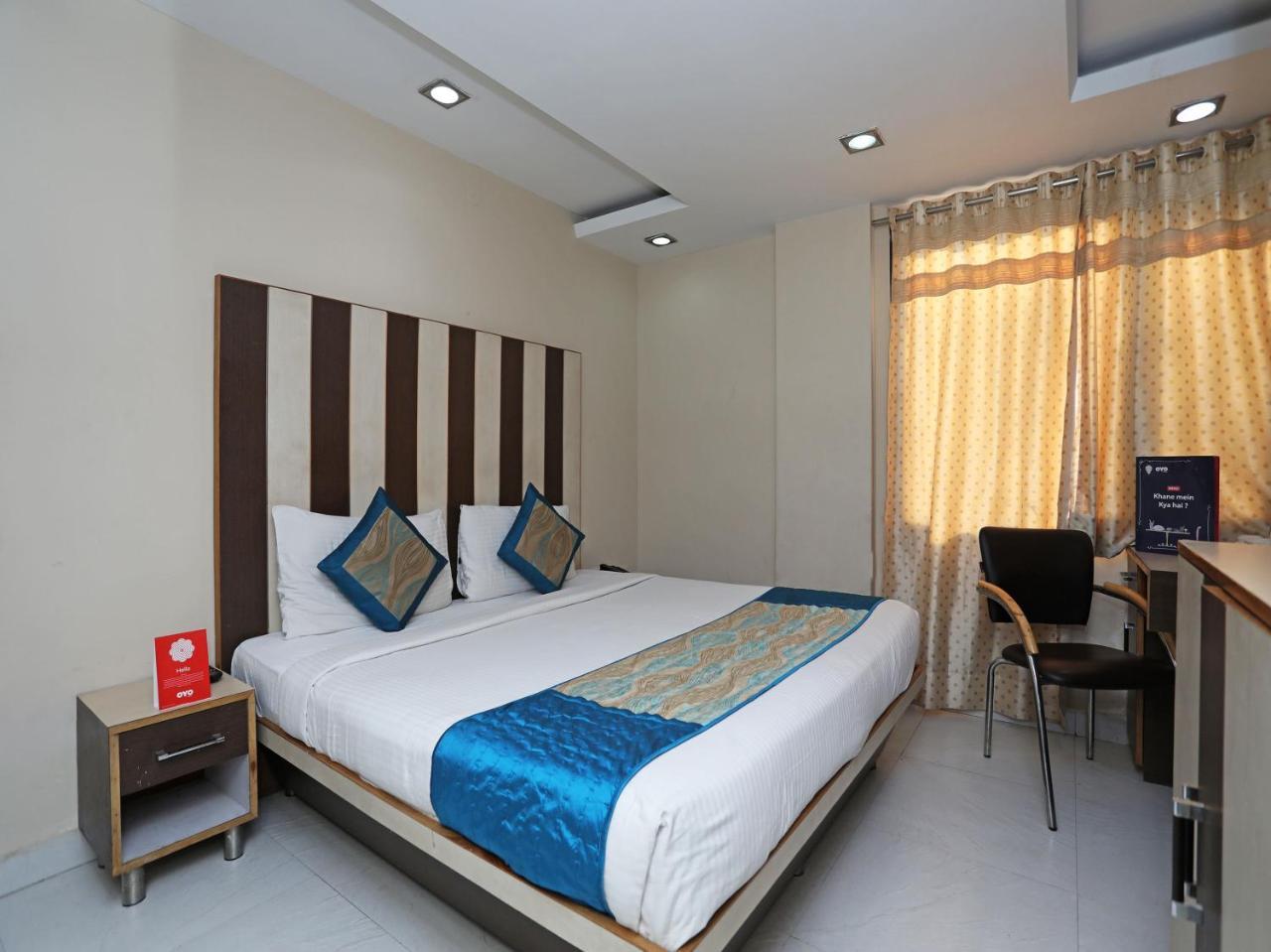 Hotel Balsons Continental New Delhi Exteriör bild