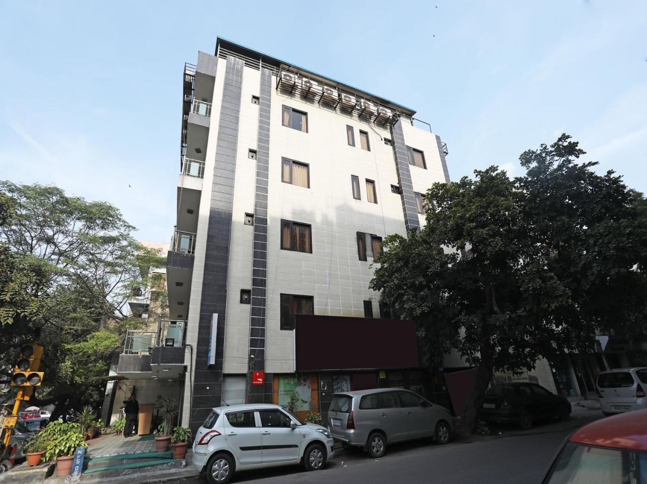 Hotel Balsons Continental New Delhi Exteriör bild