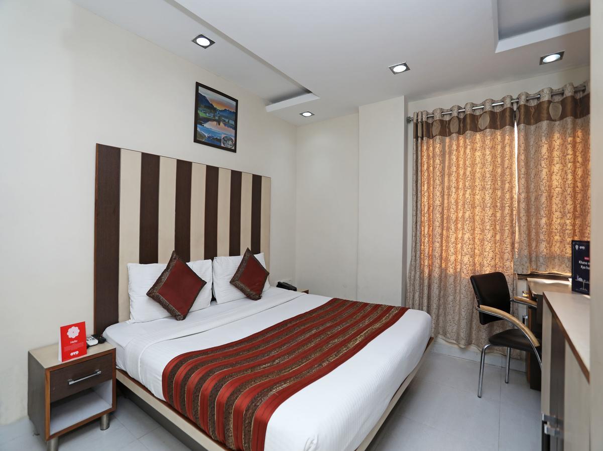 Hotel Balsons Continental New Delhi Exteriör bild