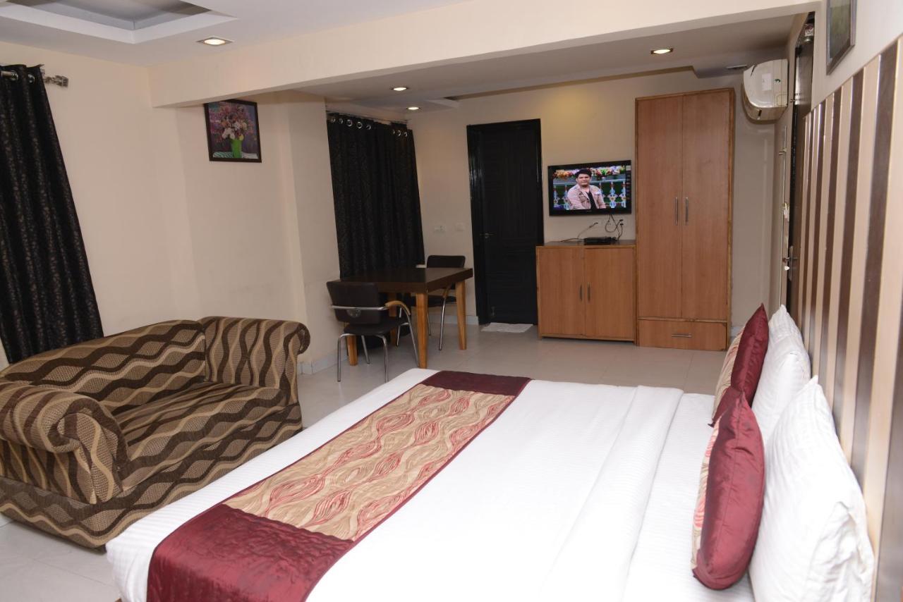 Hotel Balsons Continental New Delhi Exteriör bild